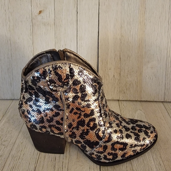 50% OFF SALE-GYPSY JAZZ/VERY G- SPRINKLE SILVER LEOPARD SEQUINED BOOTS - Picture 5 of 6
